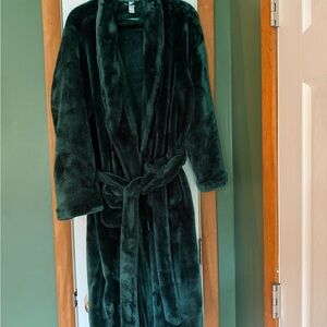 Stars Above Plush Green Robe